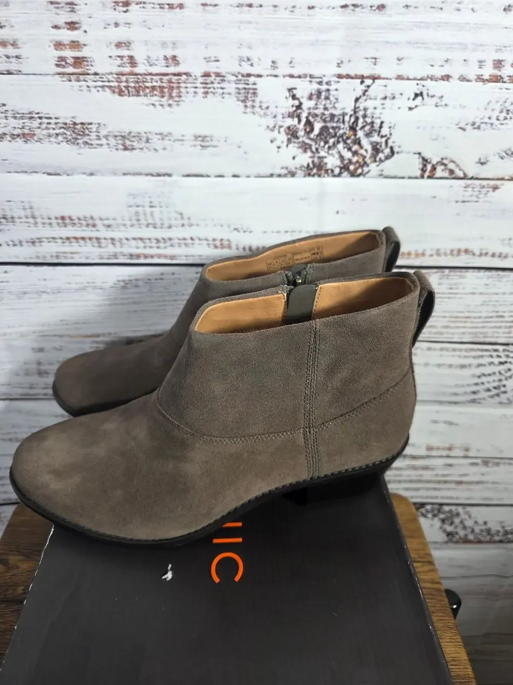 Vionic Joy Zadie Ankle Booties Women's 9.5 Greige Suede Side Zip Comfort Shoes